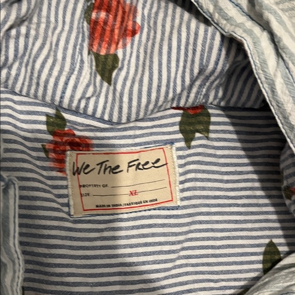 We The Free - About To Slide Hoodie Shirt - Picture 5 of 6